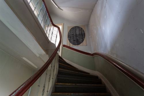 Werk van Margriet Thissen op de eerste verdieping van villa Nauwgezetheid